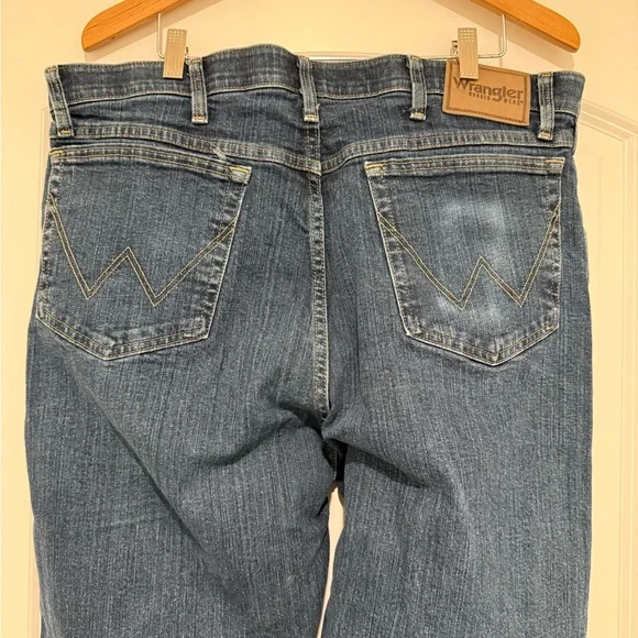 Wrangler Men's Straight Fit Denim Jeans Size 38x34 - Picture 7 of 7